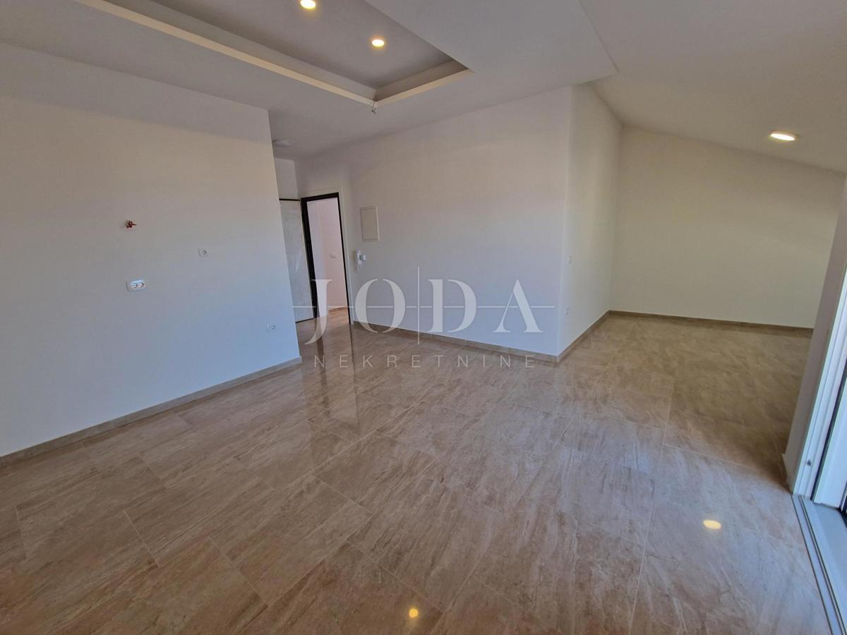 Novogradnja, apartma z odprtim pogledom na morje, Njivice