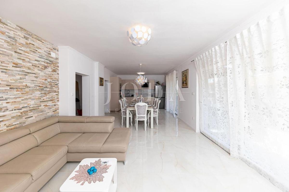 Hiša Crikvenica, 180m2