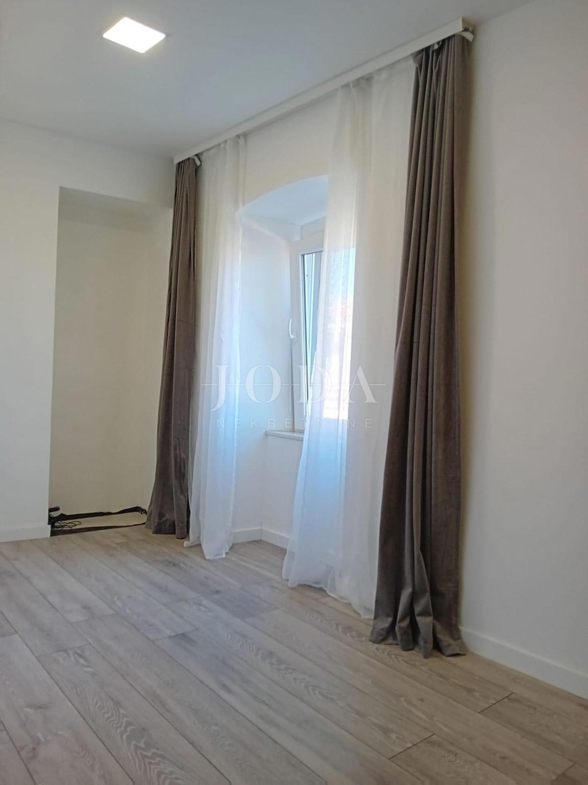 Omišalj, kamnita hiša v centru mesta