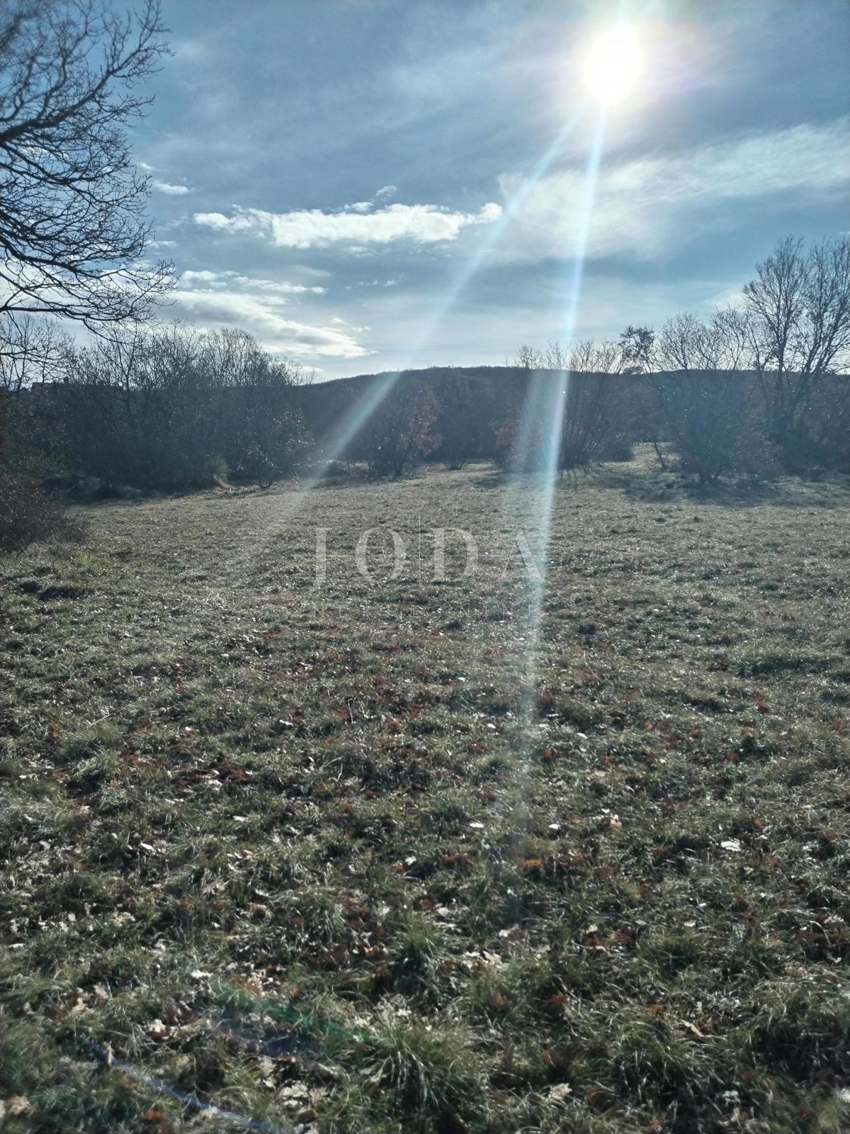 Zemljišče Labin, 1.105m2