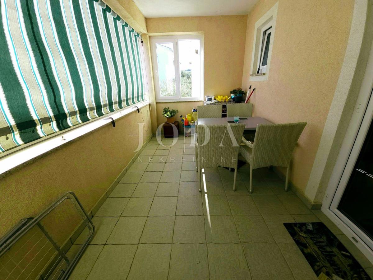 Dvosobno stanovanje v prvem nadstropju, mesto Krk