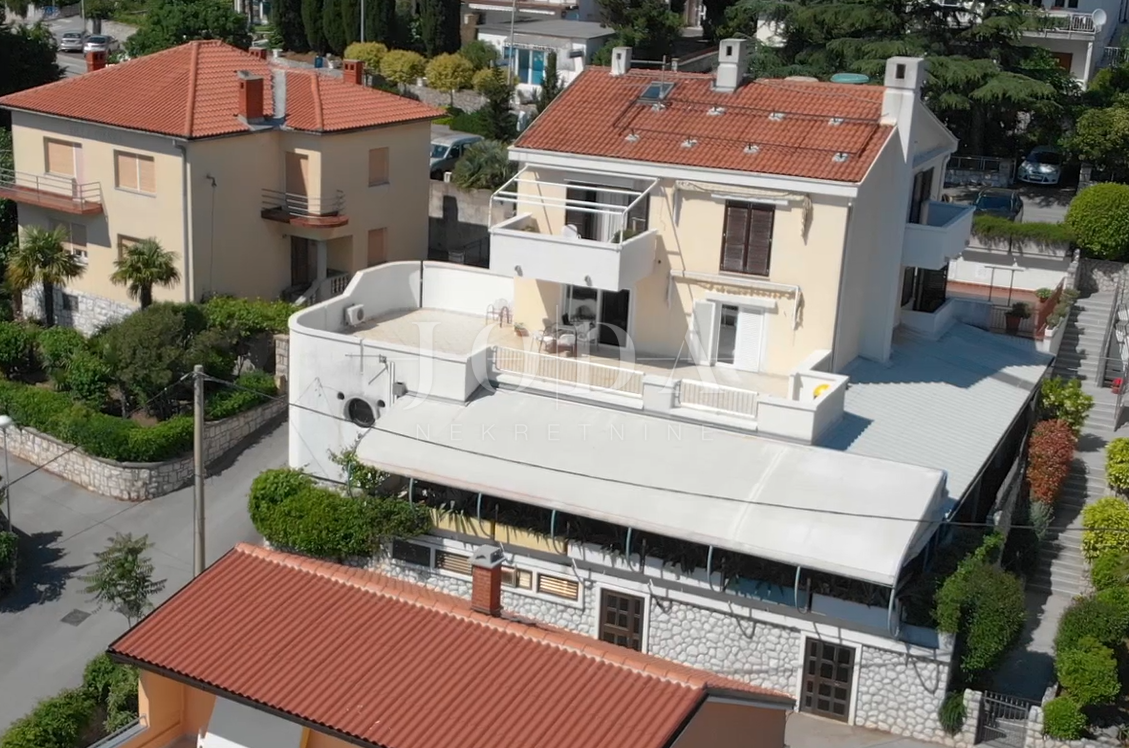 Crikvenica, hiša s poslovnimi prostori na odlični lokaciji