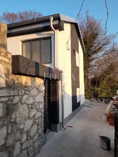  Bribir, hiša z dvema stanovanjema