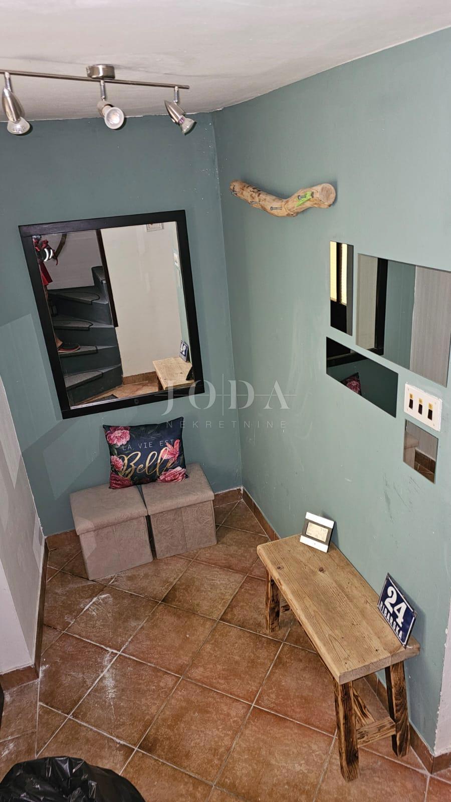 Vrstna hiša blizu morja - Baška