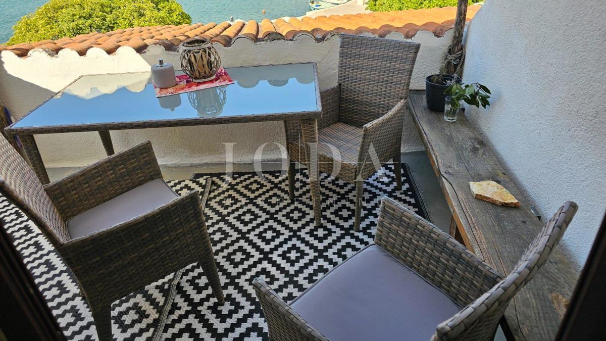 Vrstna hiša blizu morja - Baška