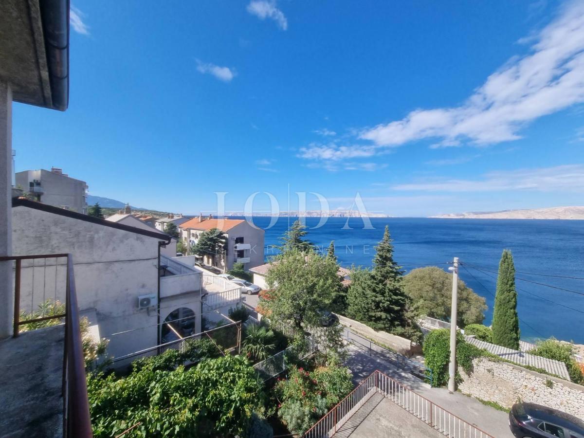 Senj, stanovanje v prvem nadstropju, 75 m od morja