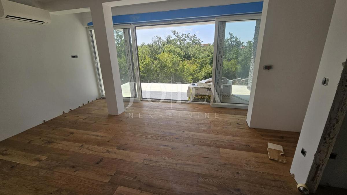 Kraljevica, luksuzna vila z bazenom in vrtom