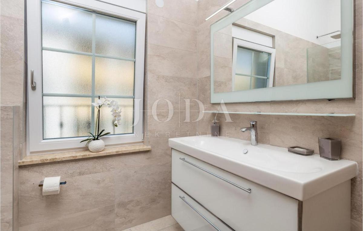 Vila z bazenom in pogledom na morje - otok Krk