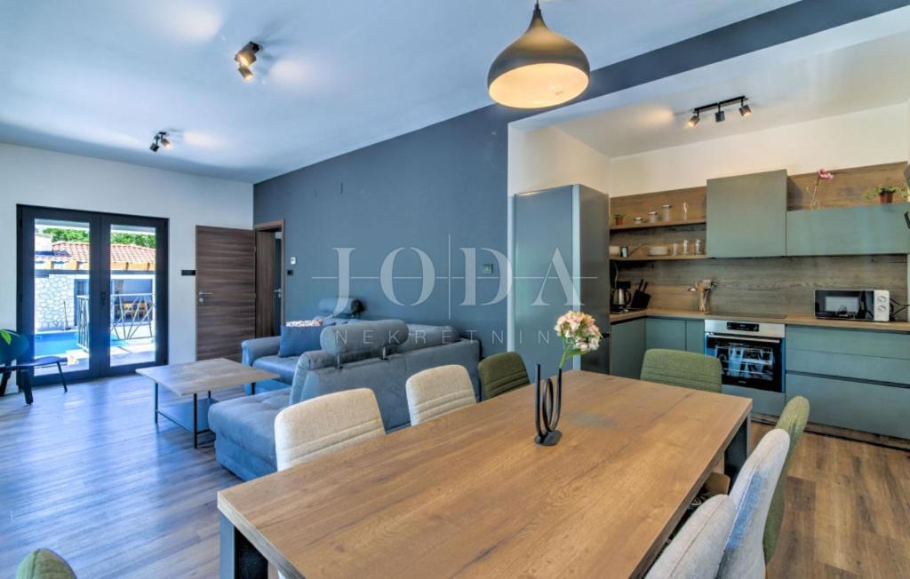 Hiša Novi Vinodolski, 160m2