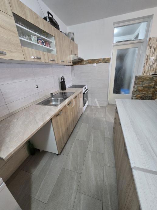 Senj, dvosobno stanovanje 65m2