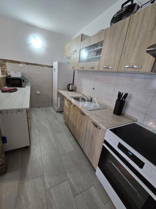 Senj, dvosobno stanovanje 65m2