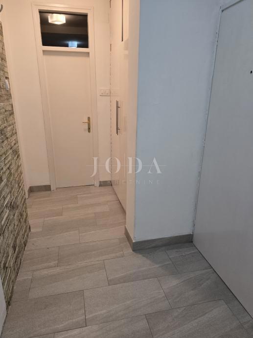 Senj, dvosobno stanovanje 65m2
