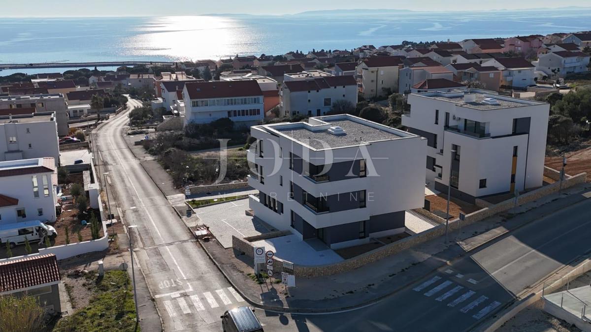 Novalja, novogradnja, prvo nadstropje, 2 spalnici