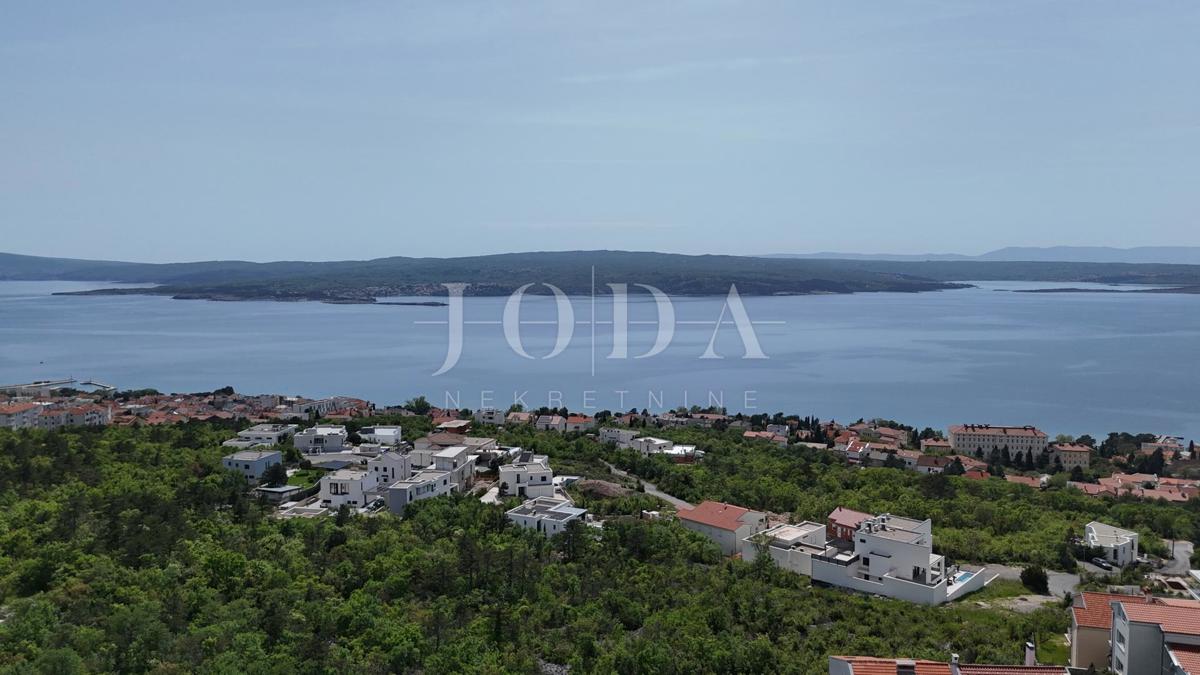Crikvenica, odlično zemljišče 784 m² na iskani lokaciji