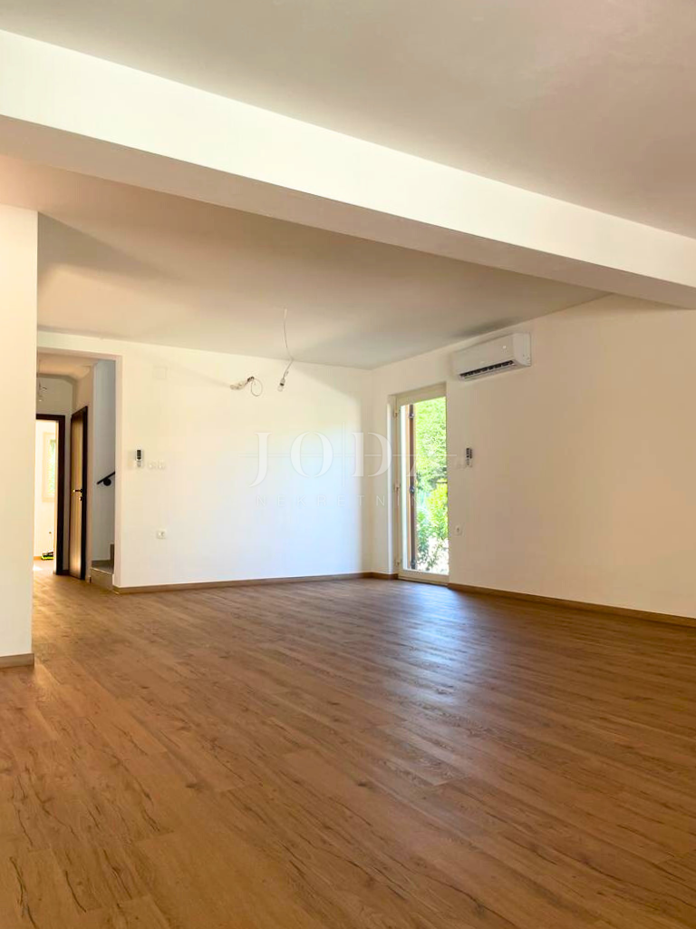 Hiša Hlapa, Dobrinj, 230m2