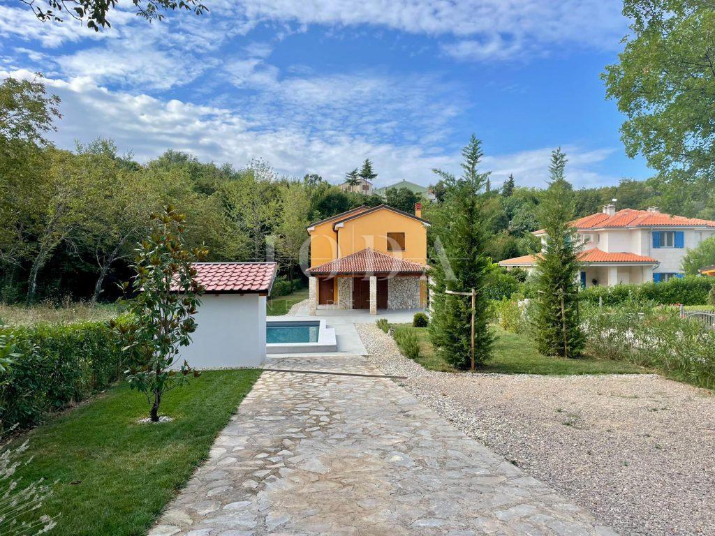 Hiša Hlapa, Dobrinj, 230m2
