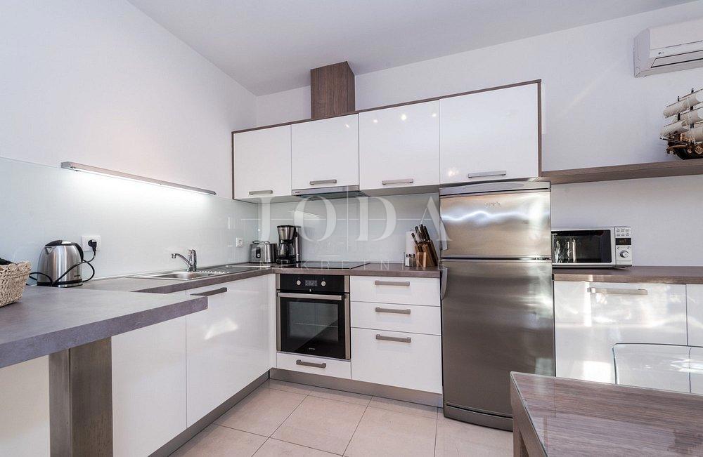 Stanovanje Novalja, 77,97m2