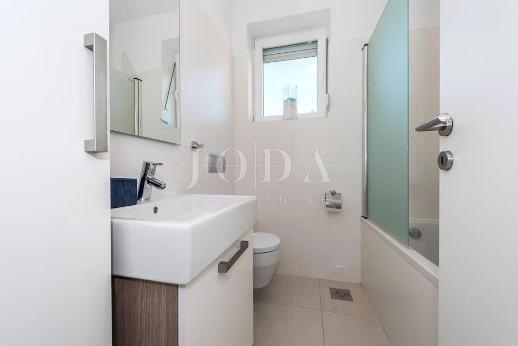 Stanovanje Novalja, 77,97m2