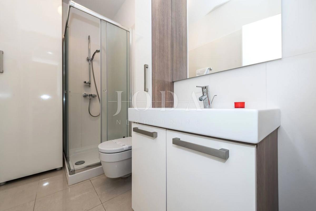 Stanovanje Novalja, 77,97m2