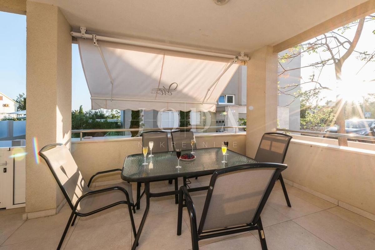 Stanovanje Novalja, 77,97m2