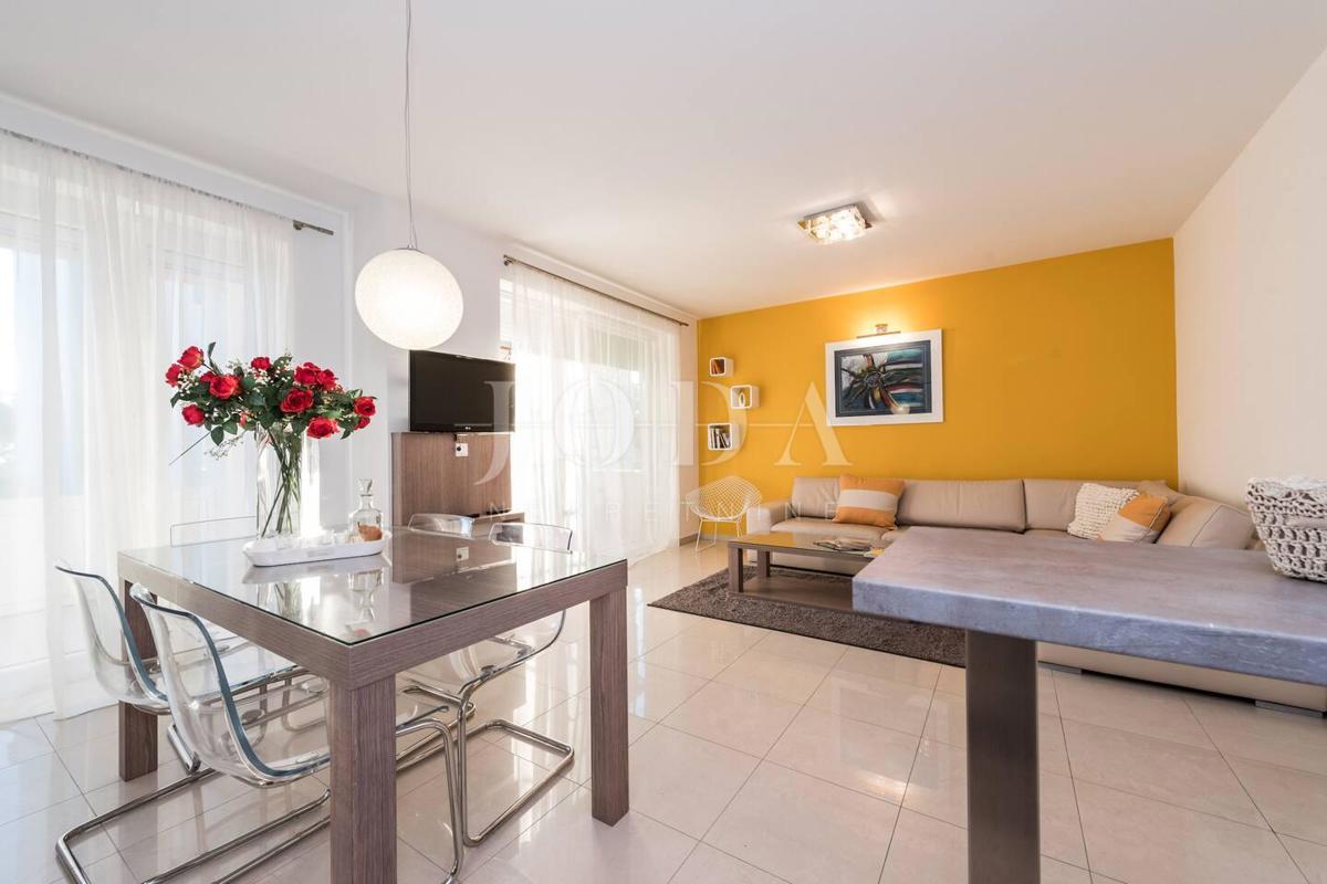 Stanovanje Novalja, 77,97m2