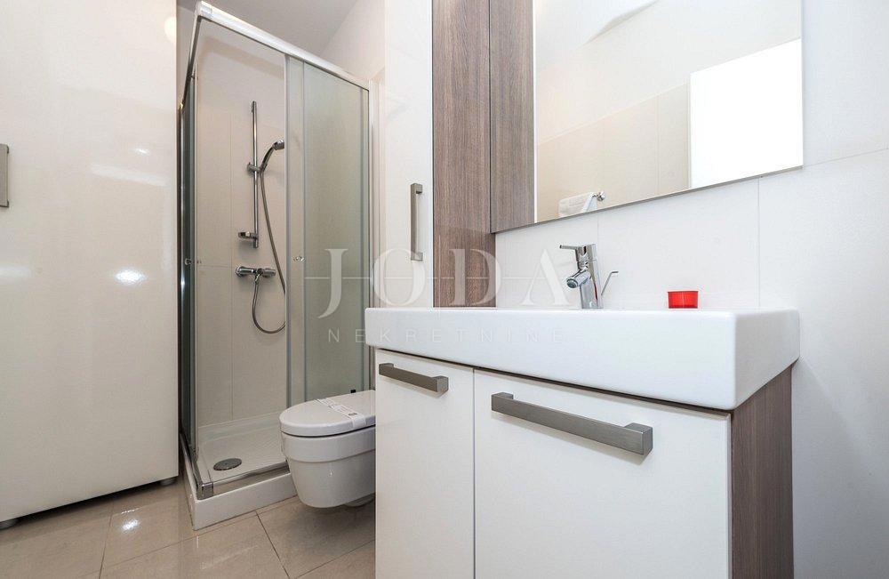 Stanovanje Novalja, 77,97m2