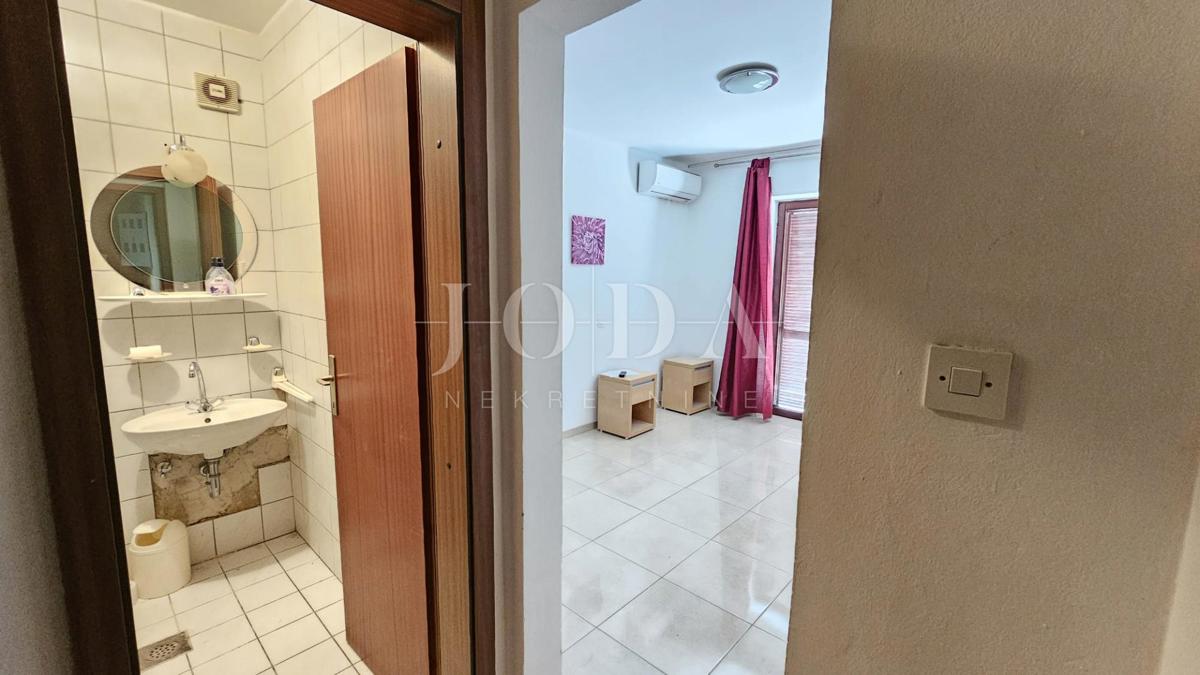 Hiša Dramalj z več stanovanjskimi enotami