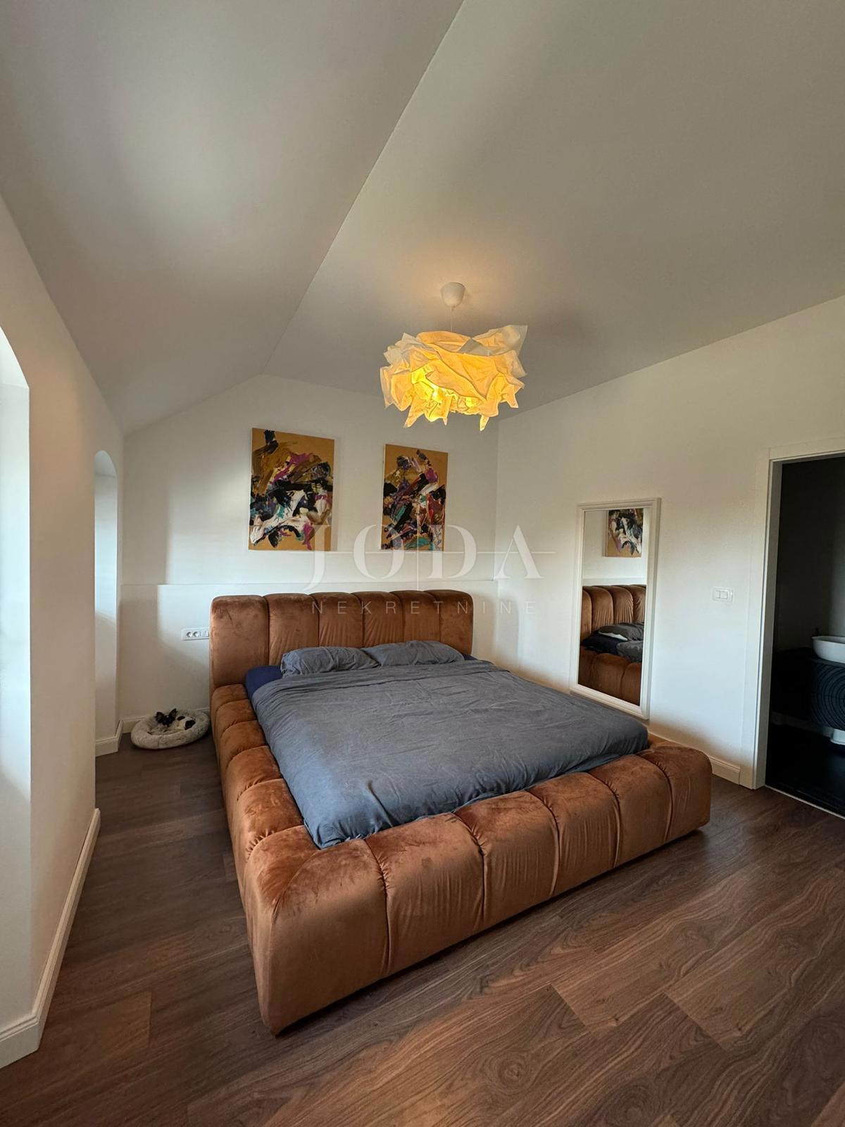 Hiša Kostrena, 302m2