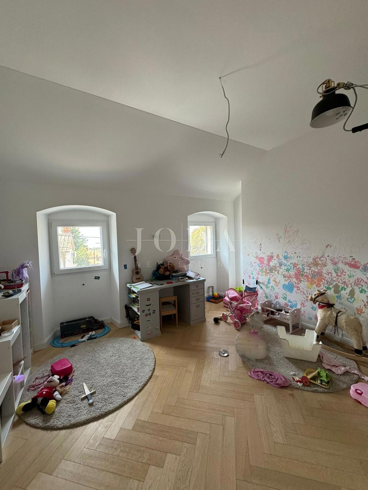 Hiša Kostrena, 302m2