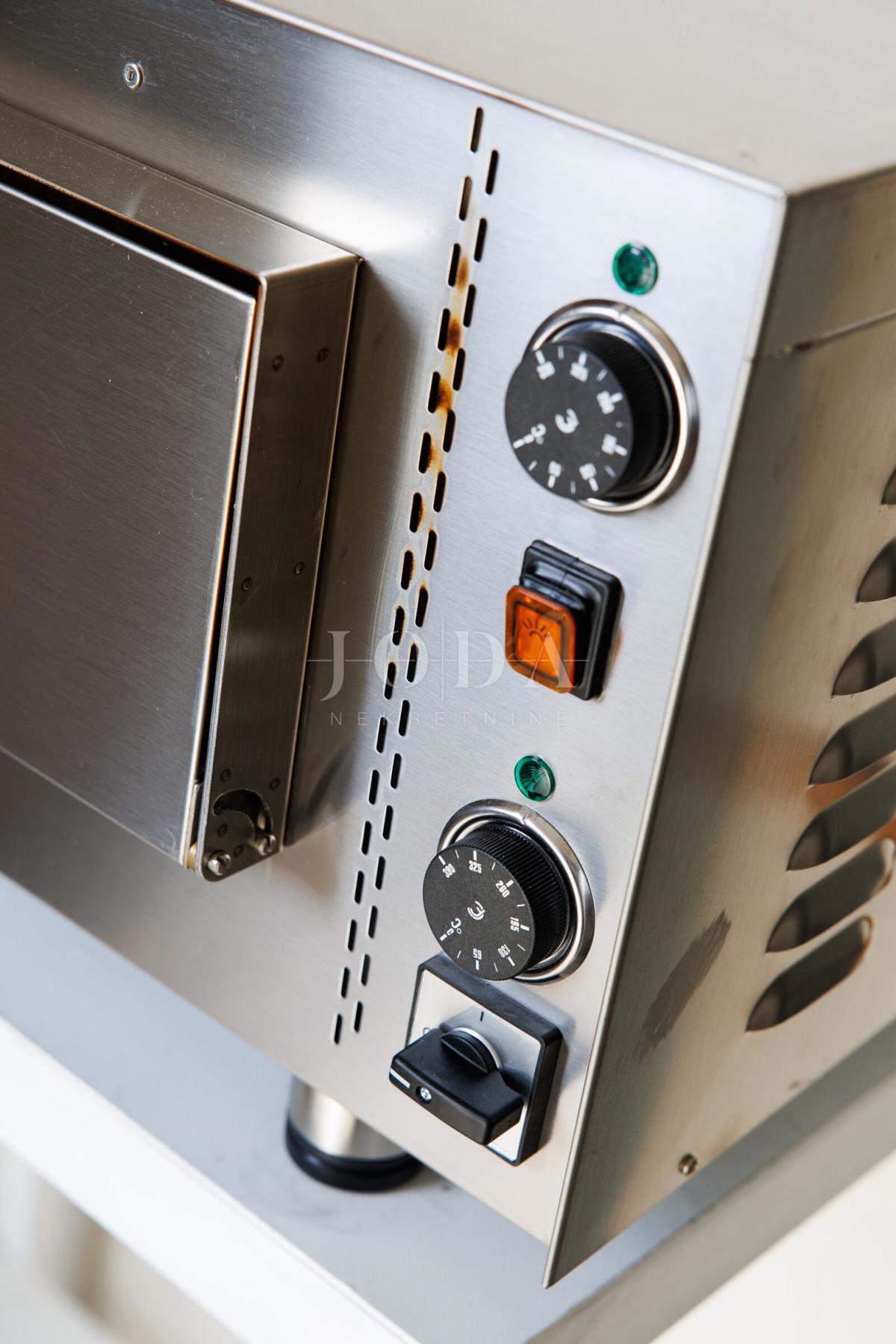 Luksuzna hiša v prvi vrsti do morja