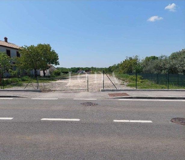 Zemljišče Loborika, Marčana, 1.827m2