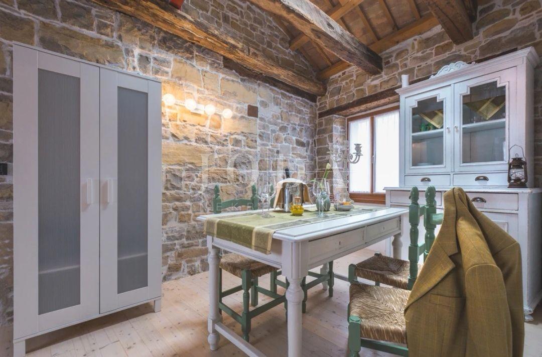 Hiša Oprtalj, 167m2