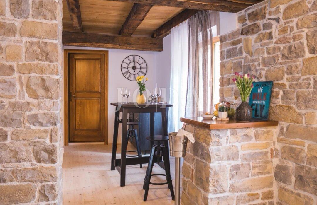 Hiša Oprtalj, 167m2