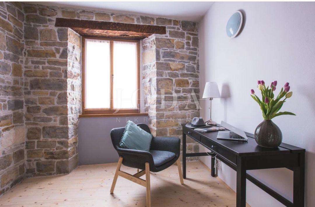 Hiša Oprtalj, 167m2