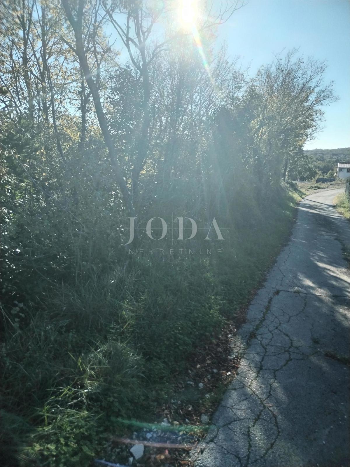 Zemljišče Labin, 950m2