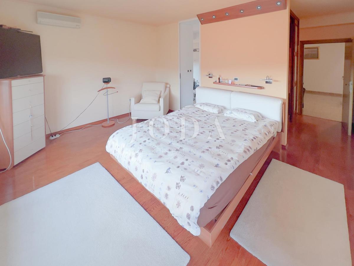 Grobnik, samostojna hiša s poslovnim prostorom na velikem zemljišču