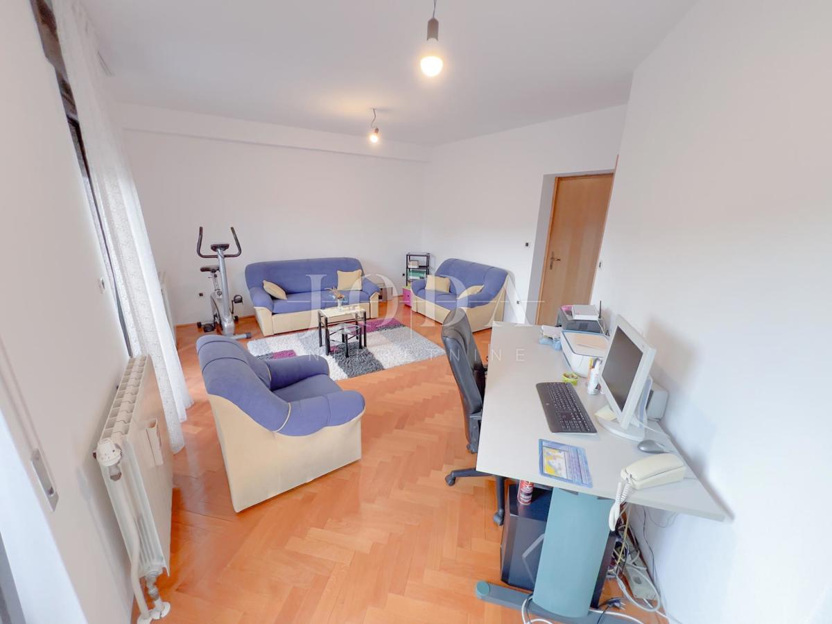 Grobnik, samostojna hiša s poslovnim prostorom na velikem zemljišču