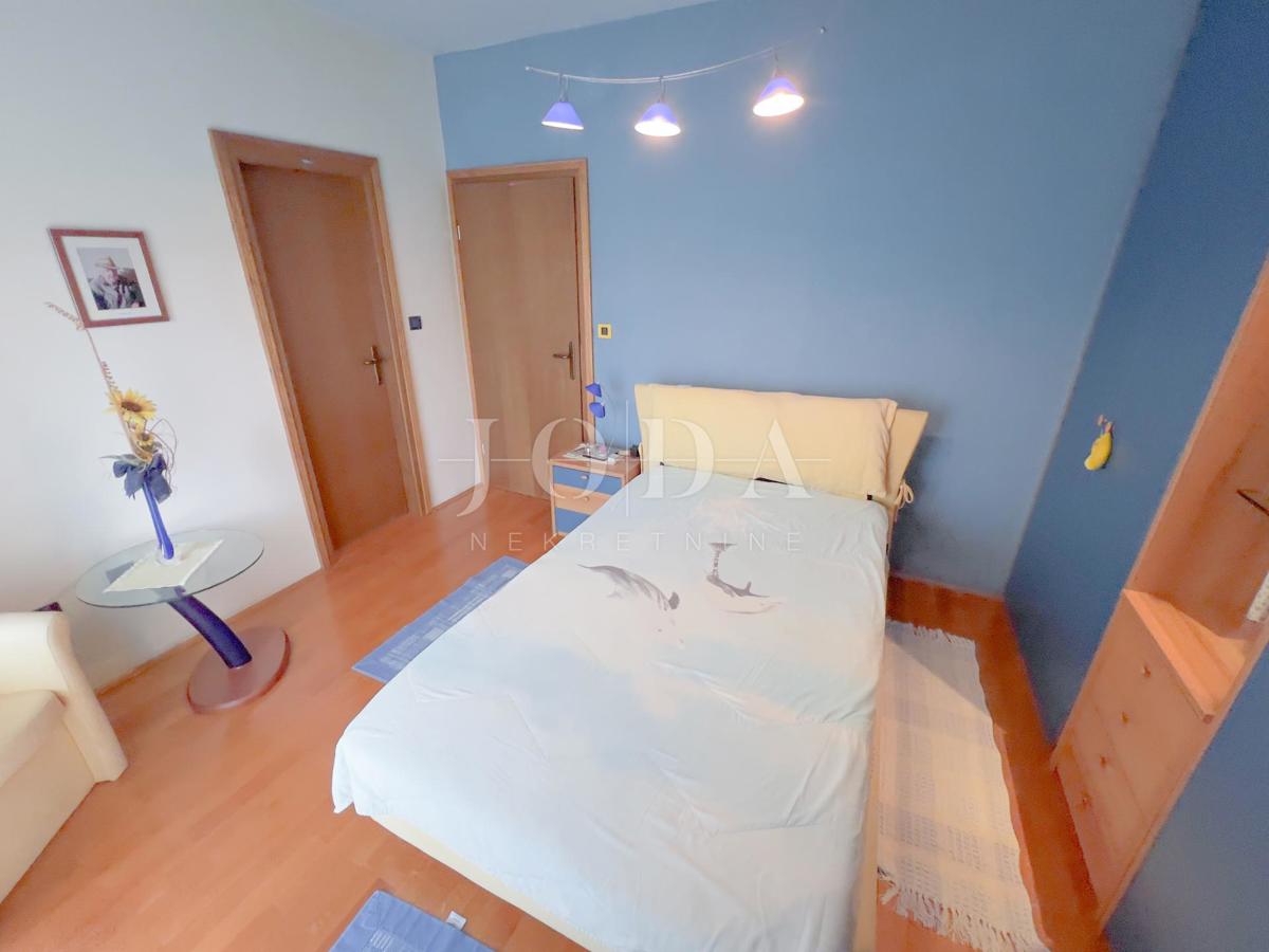 Grobnik, samostojna hiša s poslovnim prostorom na velikem zemljišču