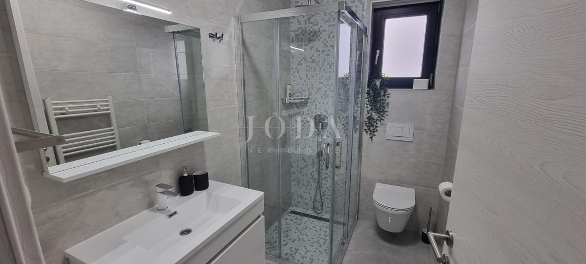 Hiša Šmrika, Kraljevica, 250m2