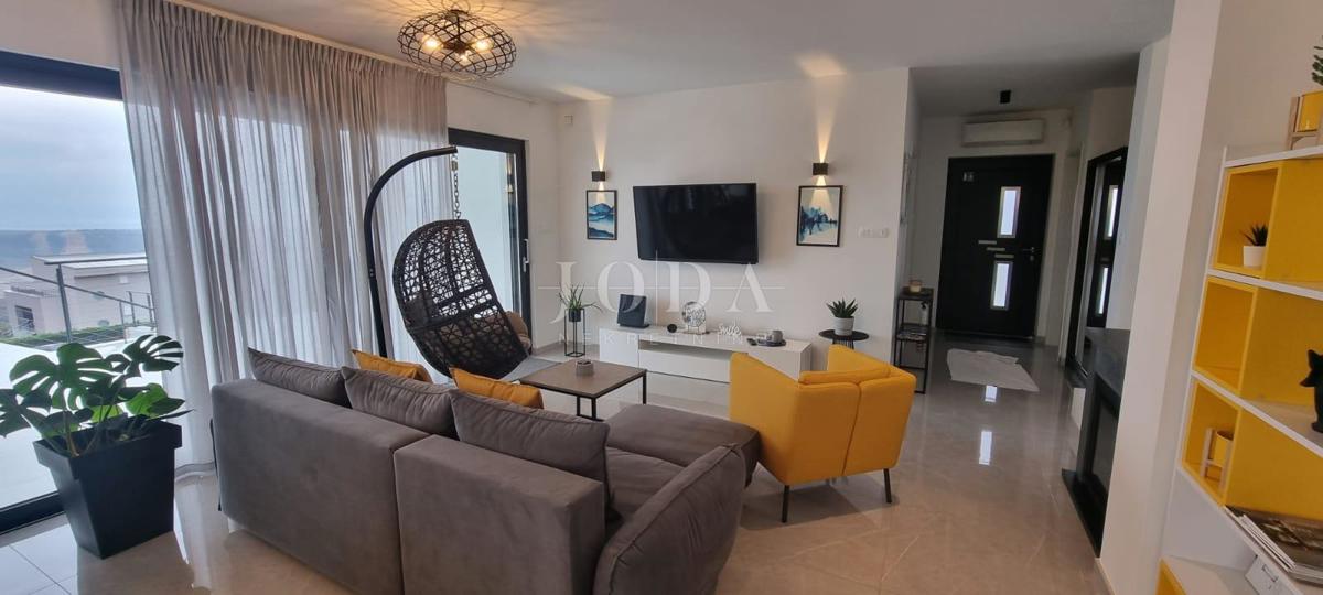 Hiša Šmrika, Kraljevica, 250m2