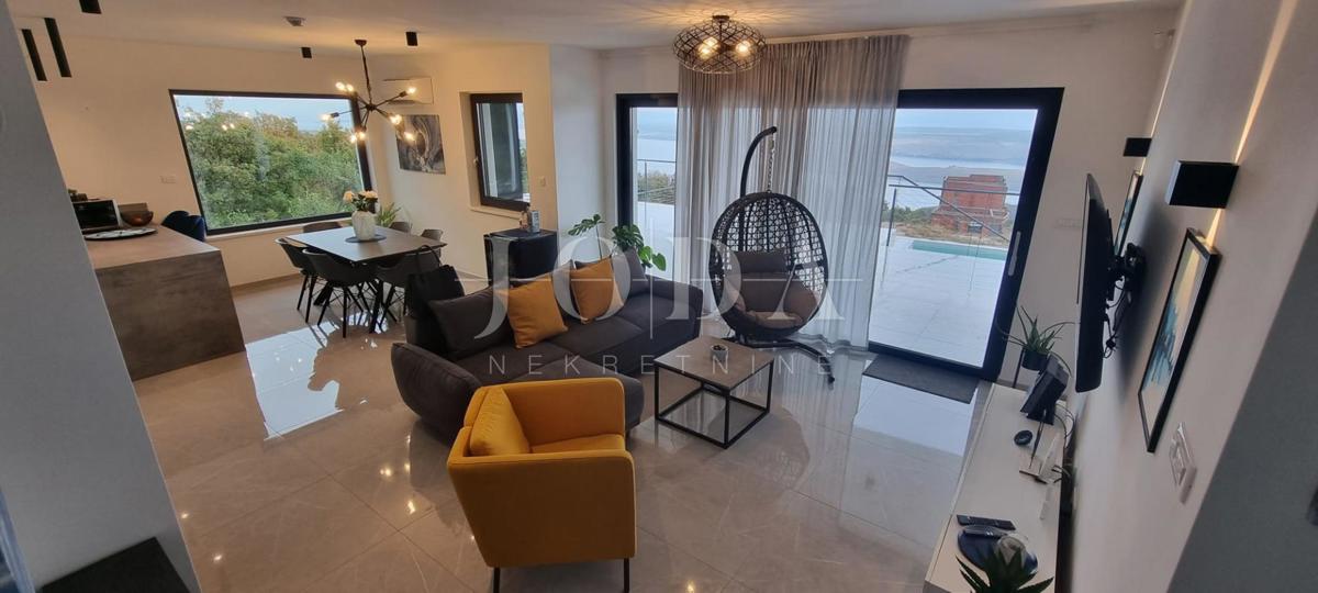 Hiša Šmrika, Kraljevica, 250m2