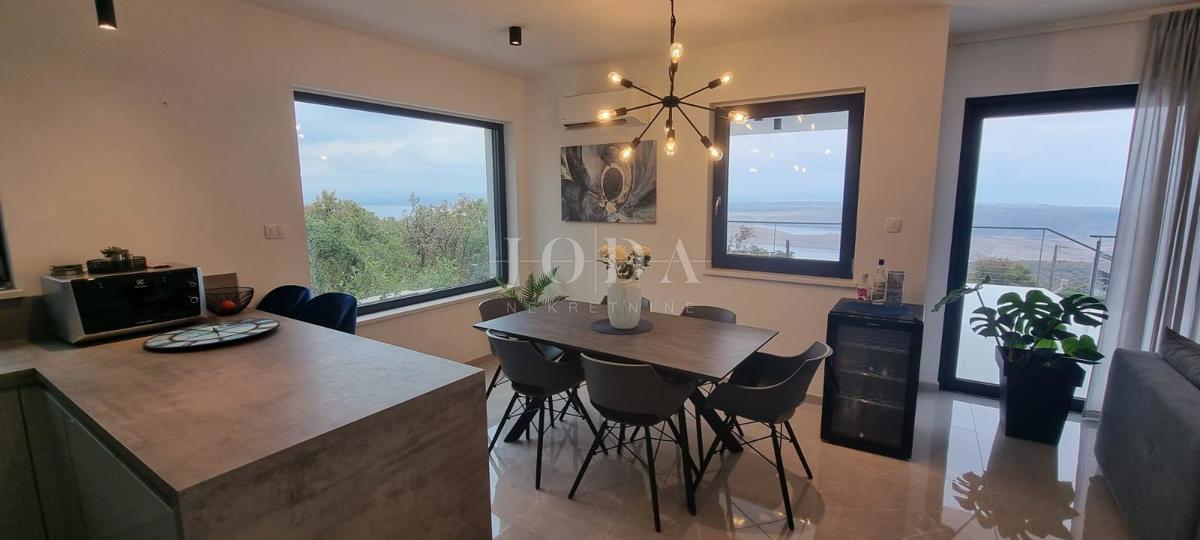 Hiša Šmrika, Kraljevica, 250m2
