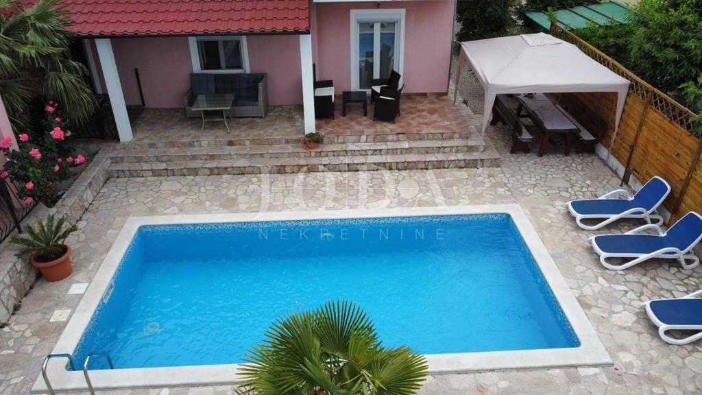 Hiša Labin, 430,40m2