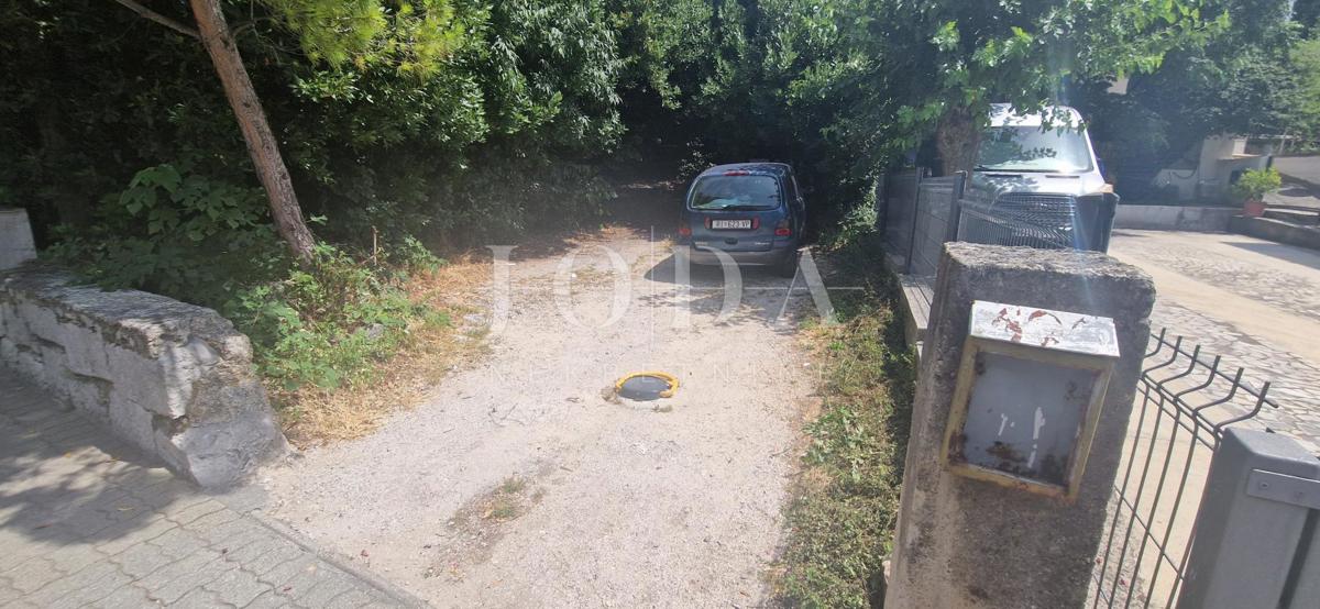 Očarljiva stara hiša na vrhunski lokaciji v Crikvenici - le nekaj korakov stran od peščene plaže in središča mesta