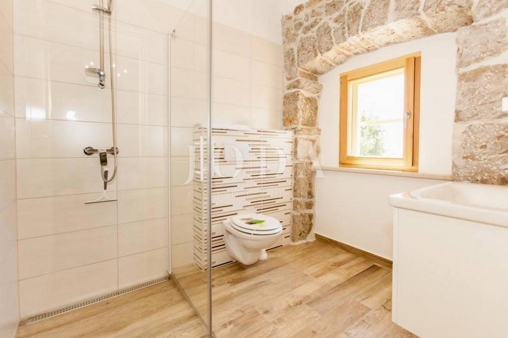 Renovirana kamnita hiša, otok Krk