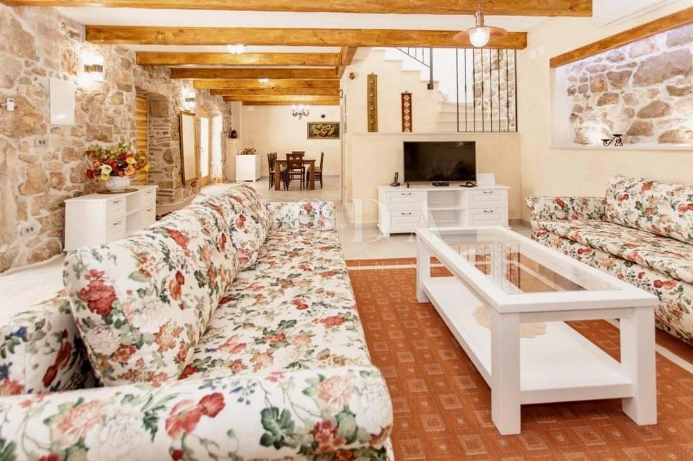 Renovirana kamnita hiša, otok Krk