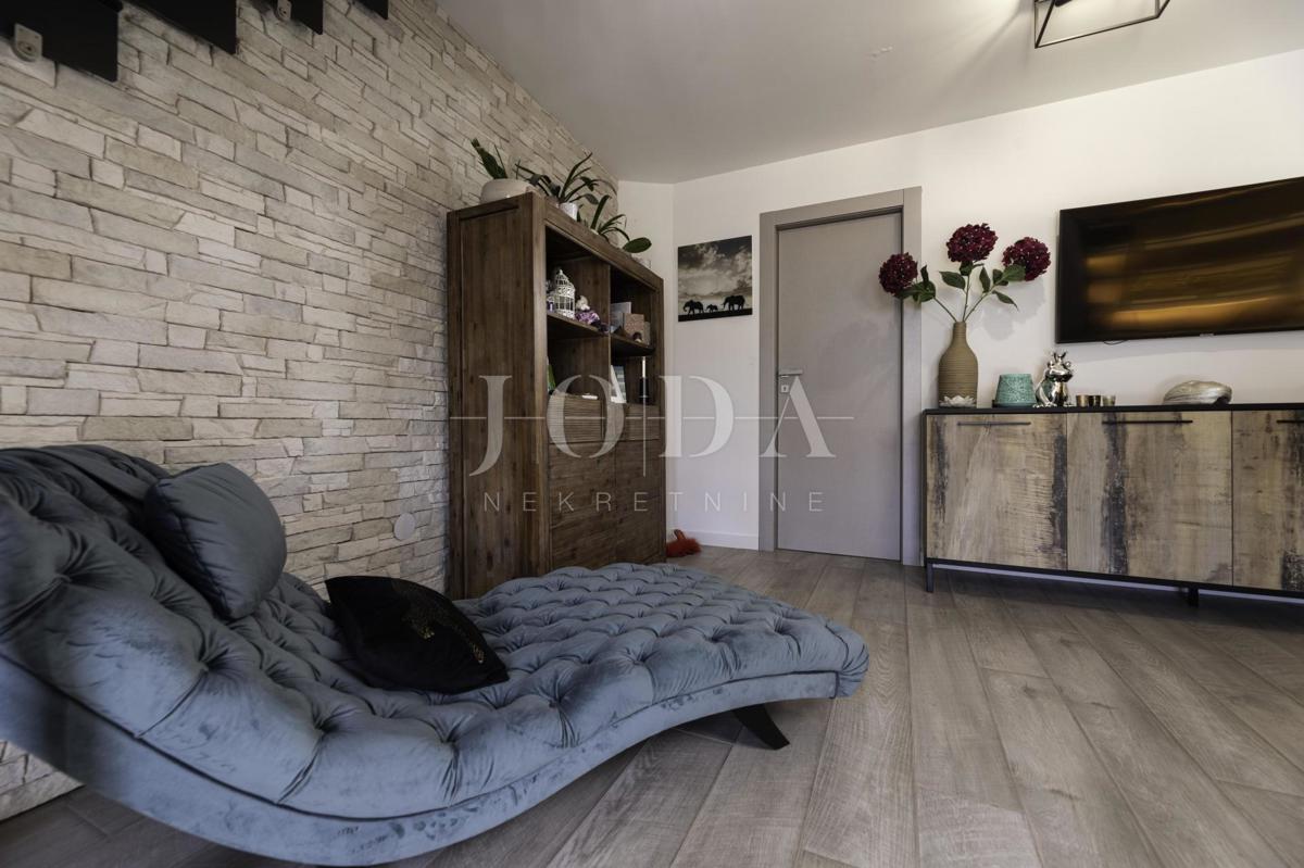 Luksuzna kamnita vila z bazenom, Vrbnik - otok Krk