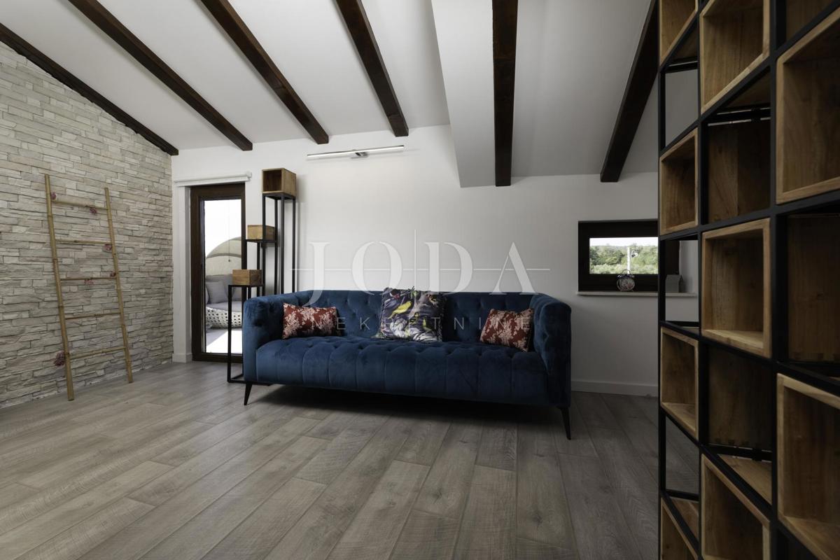 Luksuzna kamnita vila z bazenom, Vrbnik - otok Krk