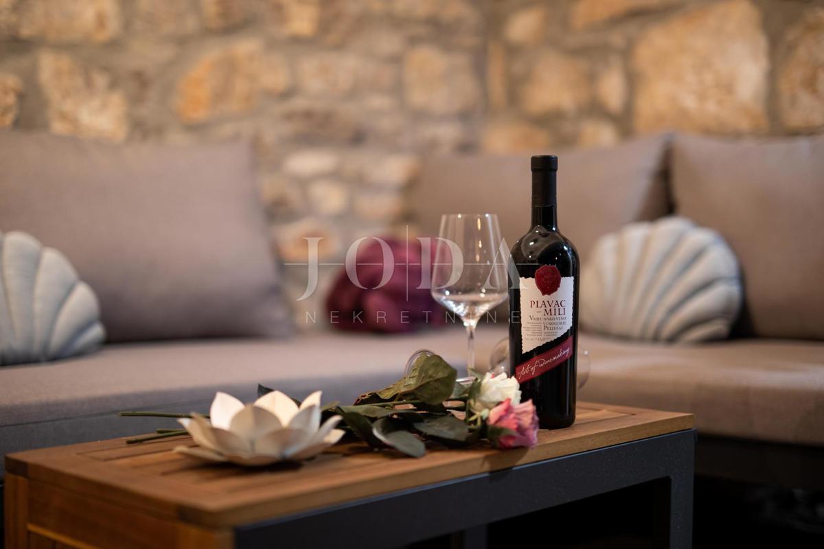 Luksuzna kamnita vila z bazenom, Vrbnik - otok Krk