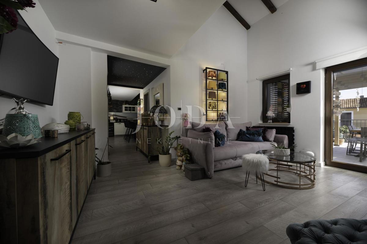 Luksuzna kamnita vila z bazenom, Vrbnik - otok Krk